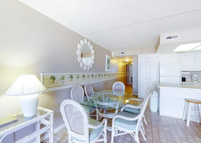 Sunny Beachfront With Balcony Ac Pools & Gym Holiday home *