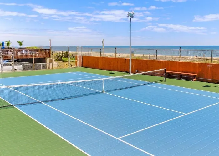 Sunny Beachfront With Balcony Ac Pools & Gym *